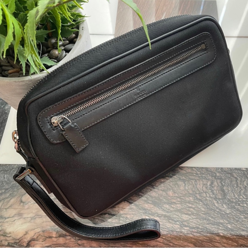 Men’s Authentic Gucci Canvas Wristlet/ Pouch /Bag